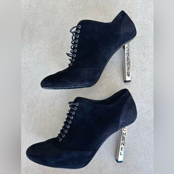 Chanel Logo Suede Lace Up Cap Toe Black Booties Metal Heel EU 38.5 C US 7.5-8 - Picture 8 of 10